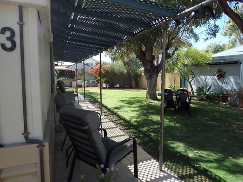 Lazy Lobster Holiday Units & Chalets - Tourism Canberra 9