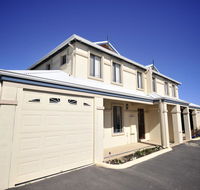 Palm Beach Manor - Tourism Canberra