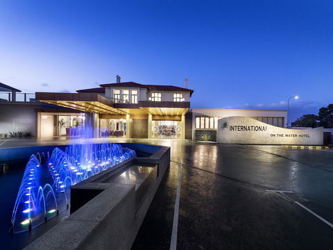 Swan River Hotel - Tourism Canberra 0