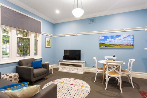 Blue Door Apartments - Tourism Canberra 2
