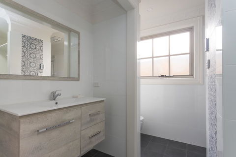 Blue Door Apartments - Tourism Canberra 15