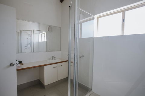 Canal Rocks Beachfront Apartments - Tourism Canberra 13