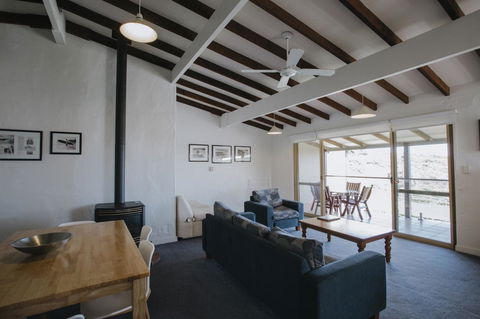 Canal Rocks Beachfront Apartments - Tourism Canberra 15