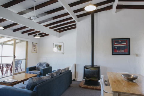 Canal Rocks Beachfront Apartments - Tourism Canberra 29