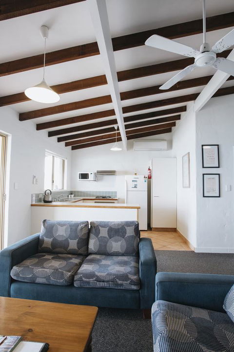 Canal Rocks Beachfront Apartments - Tourism Canberra 4