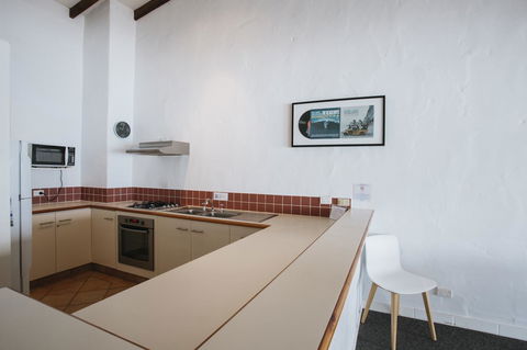 Canal Rocks Beachfront Apartments - Tourism Canberra 25