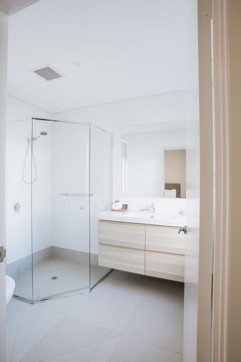 Canal Rocks Beachfront Apartments - Tourism Canberra 40