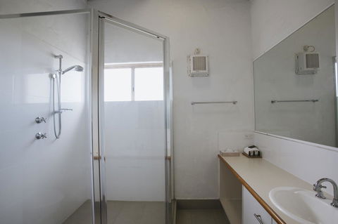 Canal Rocks Beachfront Apartments - Tourism Canberra 20