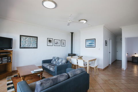 Canal Rocks Beachfront Apartments - Tourism Canberra 9