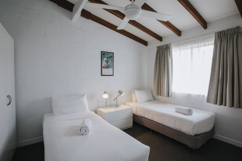 Canal Rocks Beachfront Apartments - Tourism Canberra 17