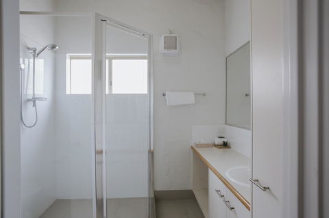 Canal Rocks Beachfront Apartments - Tourism Canberra 39