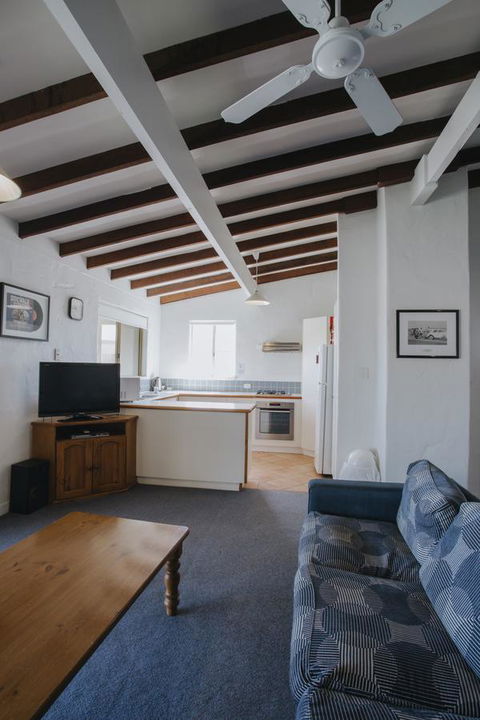 Canal Rocks Beachfront Apartments - Tourism Canberra 11