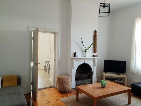 Captain\'s Heritage Cottage - Central Fremantle 2 Bedroom Historic Cottage - Tourism Canberra 10