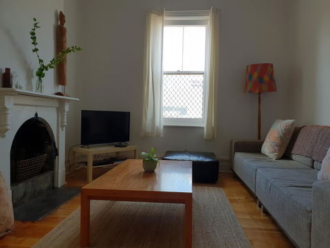 Captain\'s Heritage Cottage - Central Fremantle 2 Bedroom Historic Cottage - Tourism Canberra 2