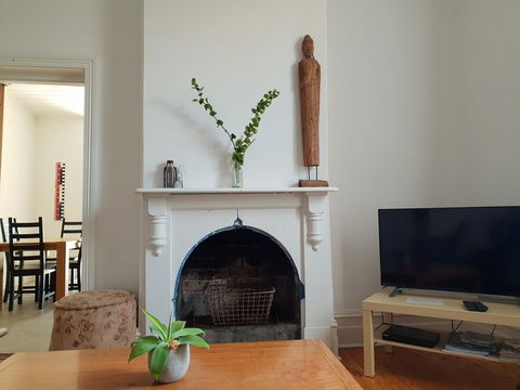 Captain\'s Heritage Cottage - Central Fremantle 2 Bedroom Historic Cottage - Tourism Canberra 8