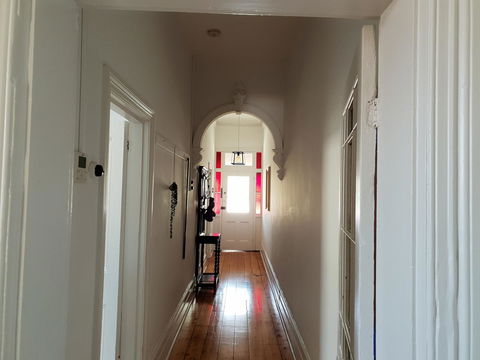 Captain\'s Heritage Cottage - Central Fremantle 2 Bedroom Historic Cottage - Tourism Canberra 7