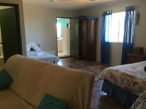 Surf Shack - Tourism Canberra 0