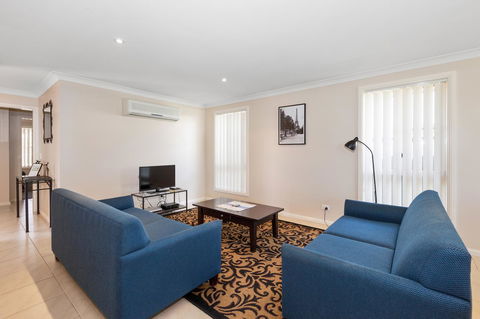Colonial Court Villas - Tourism Canberra 26