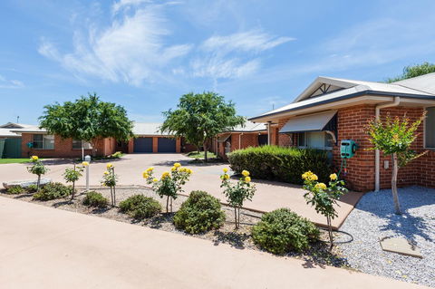 Colonial Court Villas - Tourism Canberra 28