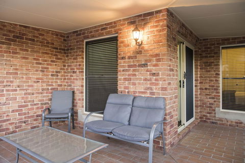 Colonial Court Villas - Tourism Canberra 3