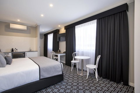 CH Boutique Hotel & Apartments, Ascend Hotel Collection - Tourism Canberra 3