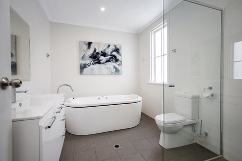 CH Boutique Hotel & Apartments, Ascend Hotel Collection - Tourism Canberra 20