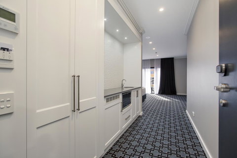 CH Boutique Hotel & Apartments, Ascend Hotel Collection - Tourism Canberra 6