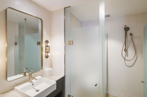 The William Inglis Mgallery - Tourism Canberra 40