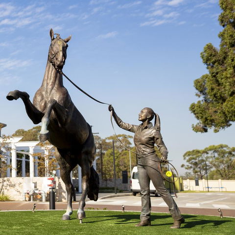 The William Inglis Mgallery - Tourism Canberra 24