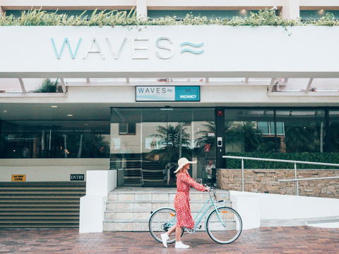 Waves Byron Bay - Tourism Canberra 0