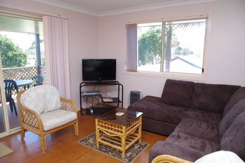 Bellhaven 2, 17 Willow Street - Tourism Canberra 1