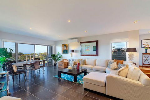 Churchill View Forster - Tourism Canberra 0