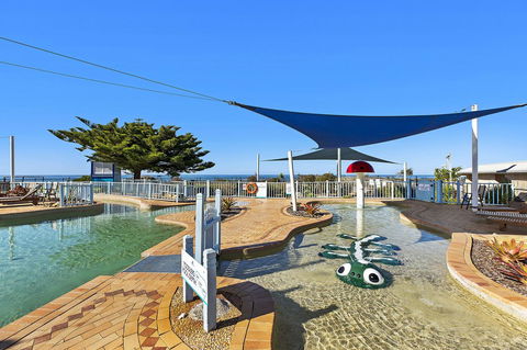 Blue Lagoon Beach Resort - Tourism Canberra 7