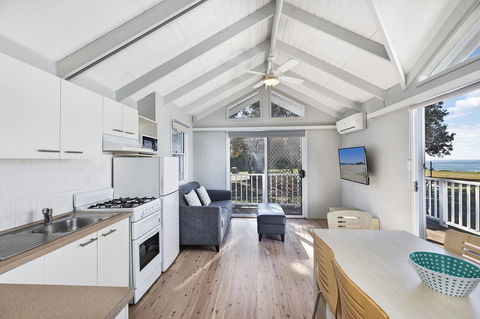 Blue Lagoon Beach Resort - Tourism Canberra 1