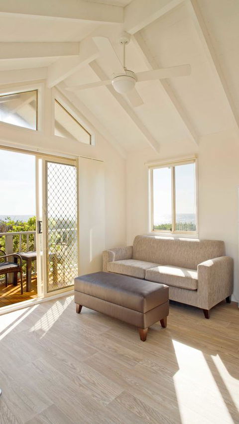 Blue Lagoon Beach Resort - Tourism Canberra 32