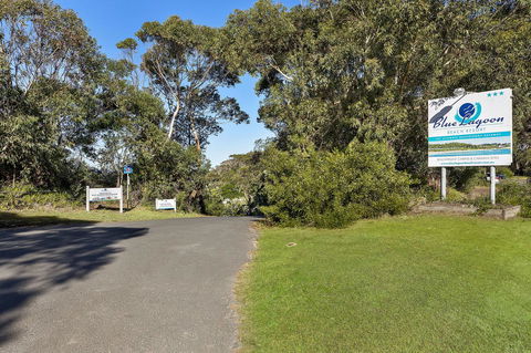 Blue Lagoon Beach Resort - Tourism Canberra 2