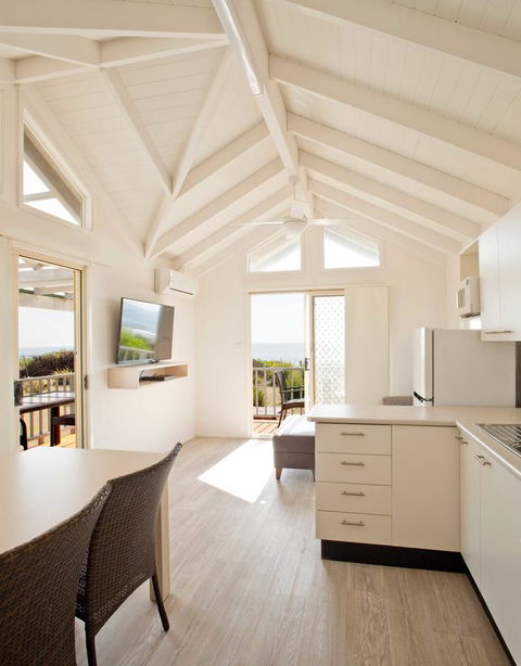 Blue Lagoon Beach Resort - Tourism Canberra 28