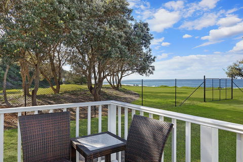 Blue Lagoon Beach Resort - Tourism Canberra 6