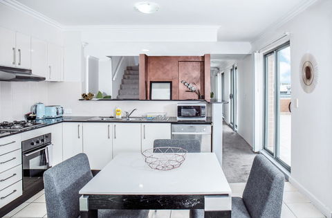DD Apartments On Darling Harbour - Tourism Canberra 1