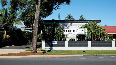 Club Byron Accommodation - Tourism Canberra 0