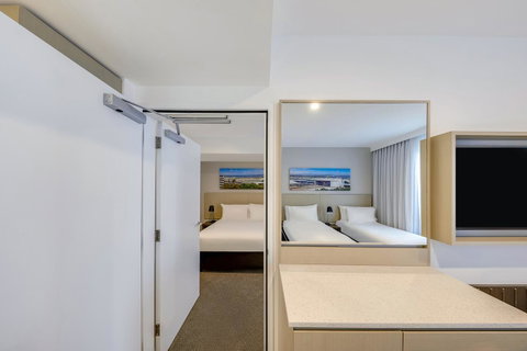 Travelodge Hotel Sydney Airport - Tourism Canberra 2