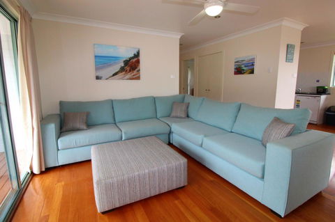 Anglesea, 17 Hodgson Street - Tourism Canberra 1