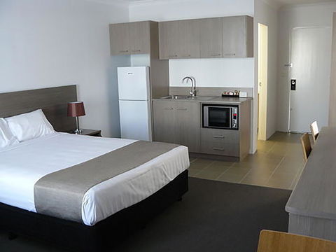 Adelong Motel - Tourism Canberra 8