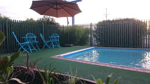 Adelong Motel - Tourism Canberra 9