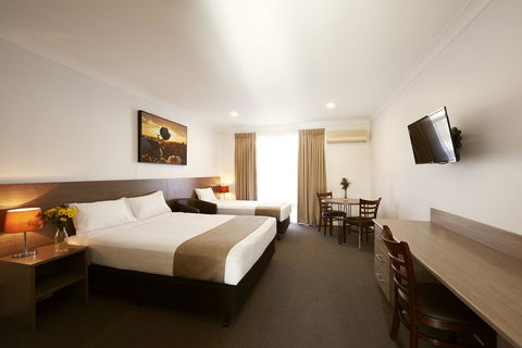 Adelong Motel - Tourism Canberra 0