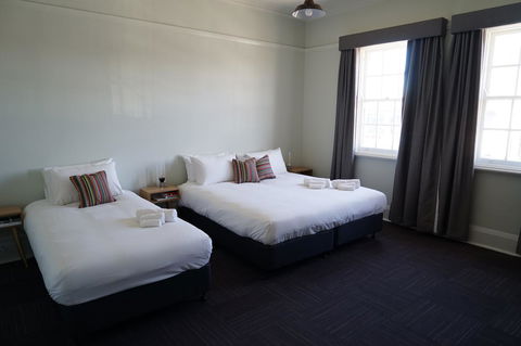 Rosehill Hotel - Tourism Canberra 0