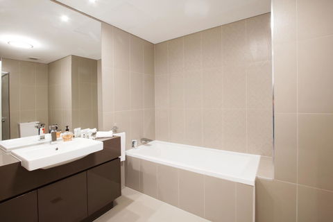 The Junction Palais - Modern And Spacious 2BR Bondi Junction Apartment Close To Everything - Tourism Canberra 3