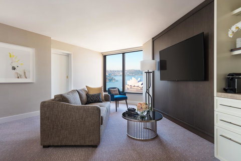 Four Seasons Hotel Sydney - Tourism Canberra 1