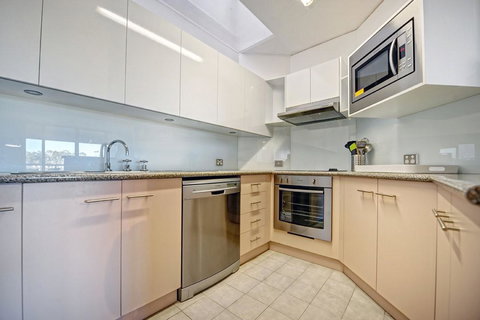 Charlesworth Bay Beach Resort - Tourism Canberra 17