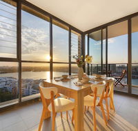 Stunning Sunset Water View 2BEDs on High Rises - Tourism Canberra